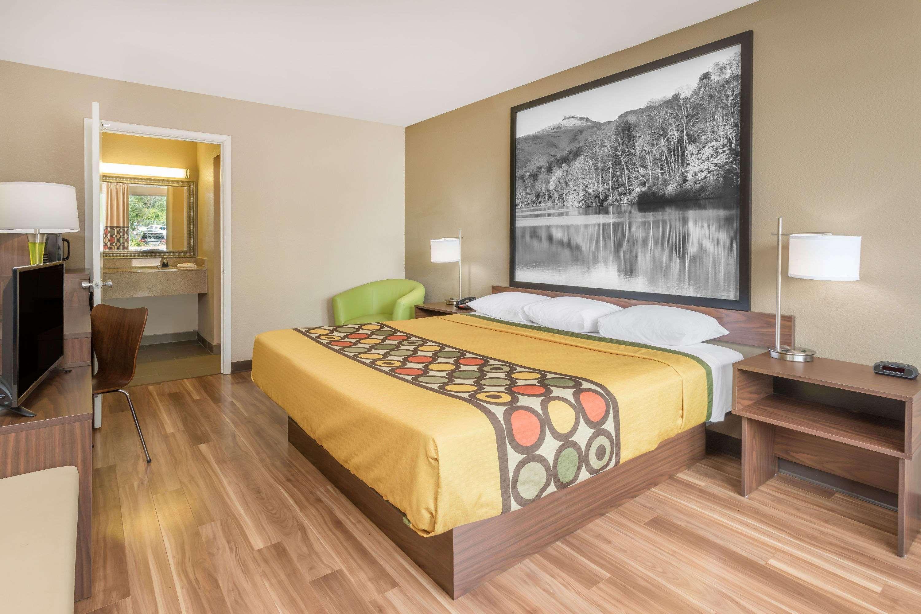 Super 8 By Wyndham Asheville Airport Fletcher Exterior foto