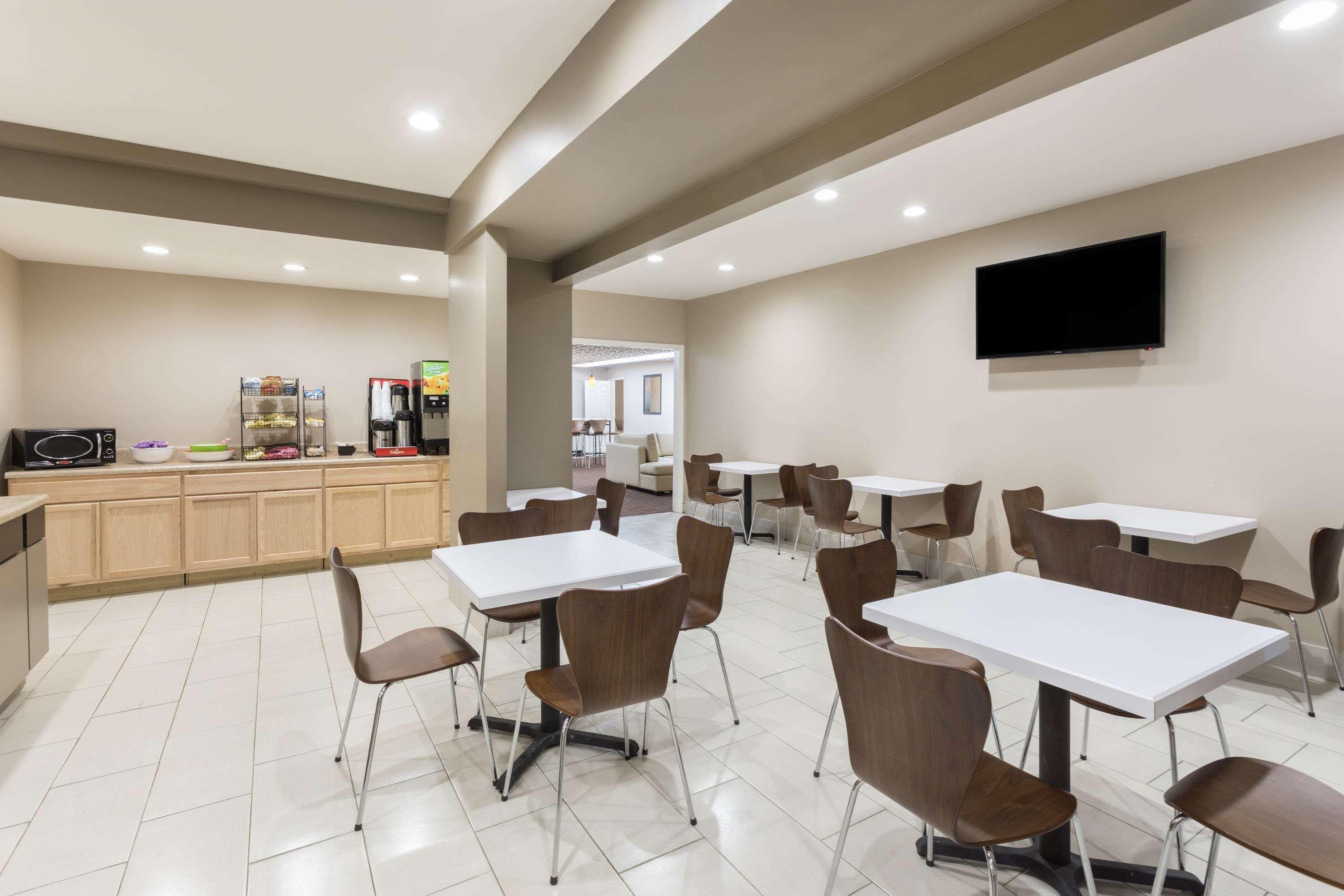 Super 8 By Wyndham Asheville Airport Fletcher Exterior foto